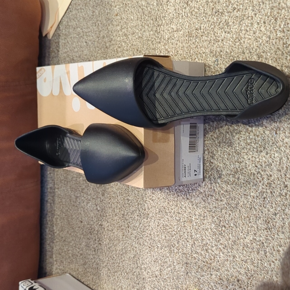 Native Black Audrey Jiffy Flats Size 7